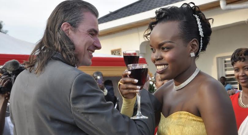 Marie Louise uyobora ikinyamakuru Intego  yambikanye impeta n’umudage - AMAFOTO