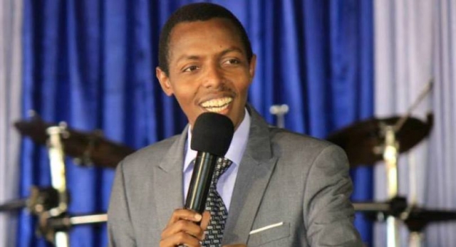 Sinibaza ko nirukanywe i Burundi kubera guhanura intambara,nazize amashyari y’amanyamadini- Apotre Serukiza
