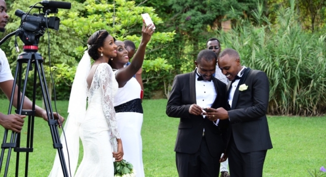 Umunyamakuru Antoinette Niyongira yakoze ubukwe yambikana impeta na Kigenza Aimé Patrick - AMAFOTO