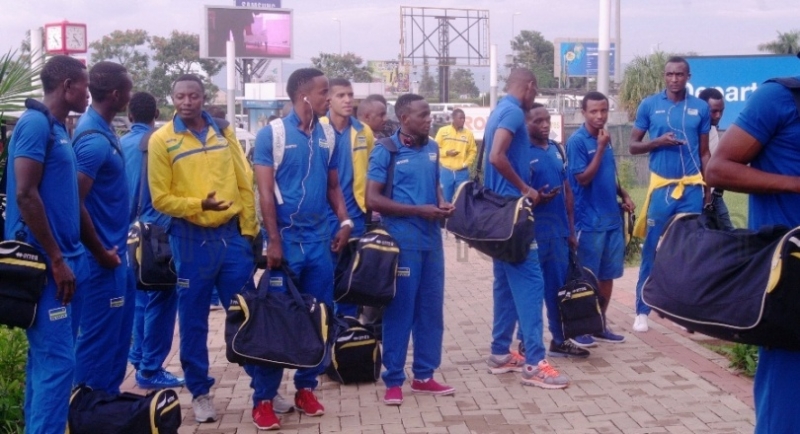 Ikipe y'igihugu Amavubi ihagurutse mu Rwanda yerekeza mu birwa b ...
