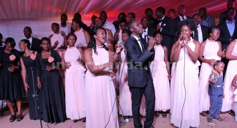 Korali Maranatha yahumurije abakomerekejwe na Jenoside ibabwira ko Yesu ariho kandi ariwe ukiza
