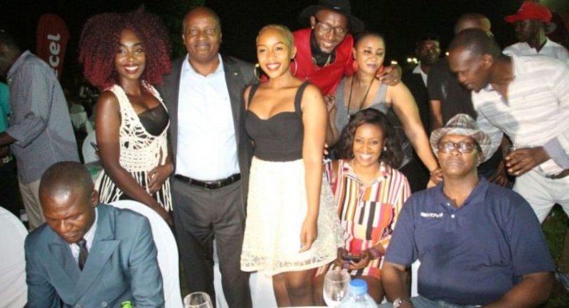CENTRE AFRIQUE: Ambasaderi Jean Baptiste Habyarimana umwe mu bitabiriye igitaramo cya Dj Pius, Farious, Charly na Nina – AMAFOTO