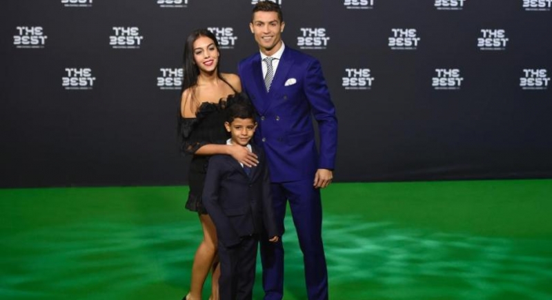 Cristiano Ronaldo agiye kwibaruka impanga ku mugore na none wagizwe ibanga