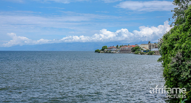 DUTEMBERE: Ikiyaga cya Kivu gikikije umujyi wa Rubavu, hamwe mu hantu nyaburanga ukwiye kumenya