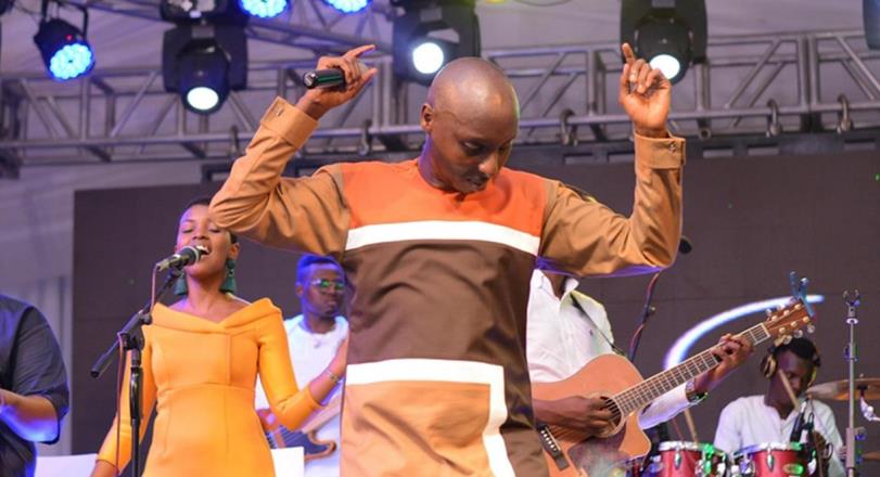 Kuki abatuye hanze ya Kigali kubona hafi yabo ibitaramo bikomeye bya Gospel bikomeza kuba inzozi? Icyo Aime Uwimana abivugaho 