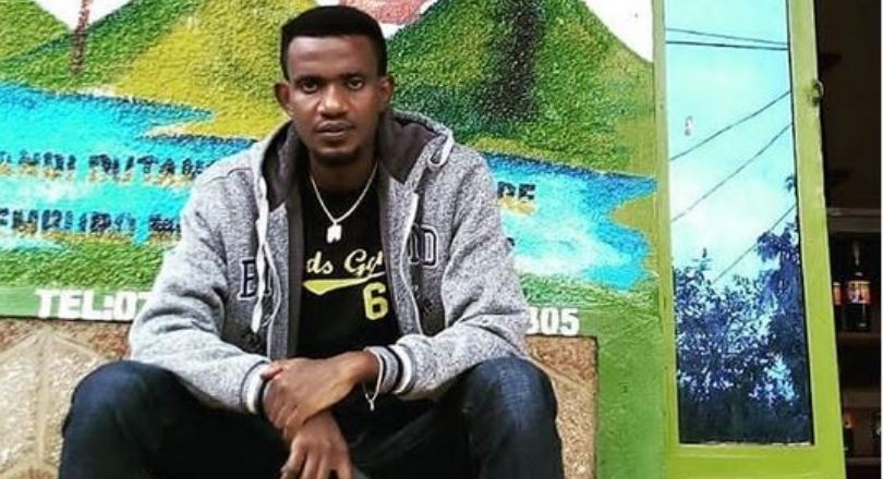 Rocky wamamaye kubera gusobanura Filime ahangayikishijwe n'uwamwibiye konti kuri Instagram akaba asigaye amwiyitirira