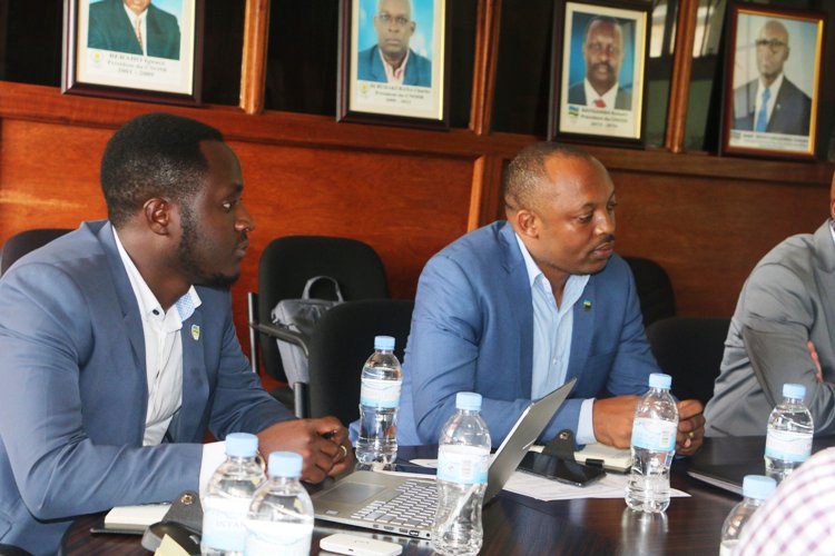 Amb. Munyabagisha Valens yakiriye Minisitiri Aurore mu biro bya ...