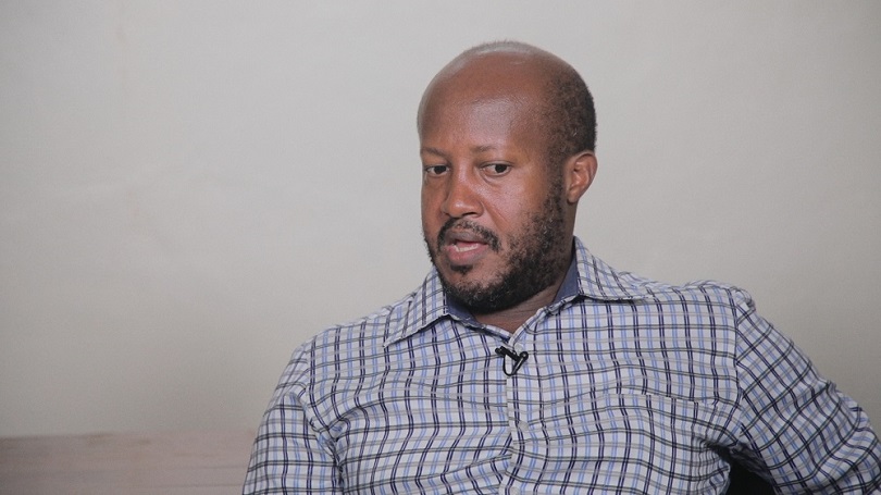 Karasira Aimable uzwi nka Prof. Nigga wari umwarimu muri Kaminuza y’u Rwanda yirukanwe