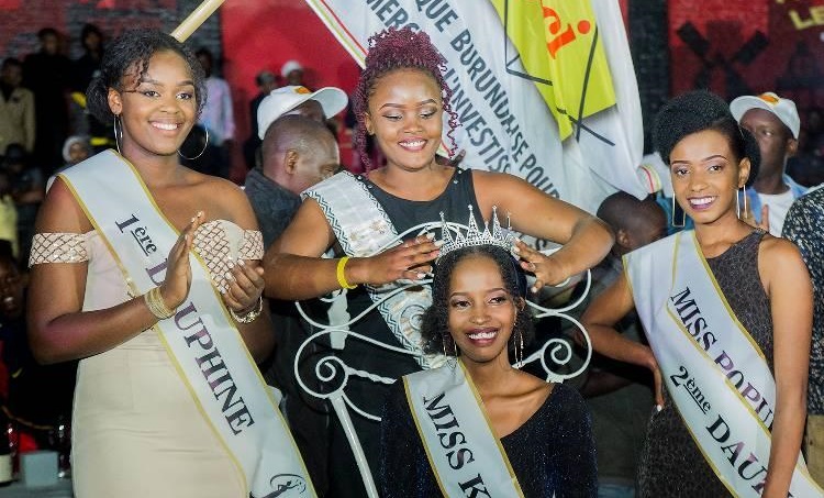 Hakizimana yambitswe ikamba rya Miss Ngozi, igisonga cya kabiri ahembwa ibihumbi 49 Frw-AMAFOTO