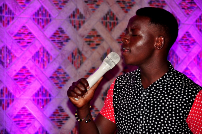 Umuramyi Olivier The Legend mu gahinda ko kubura umubyeyi 