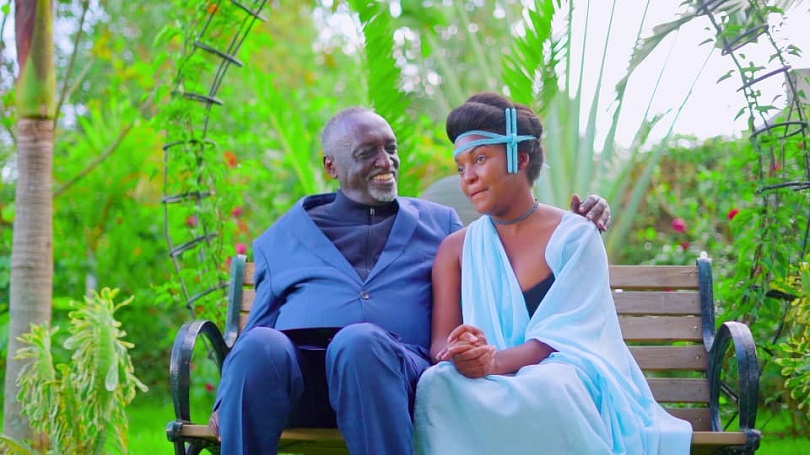 Tito Rutaremara yacinye akadiho mu ndirimbo nshya ya Clarisse Karasira ishima abarimo Louise Mushikiwabo-VIDEO