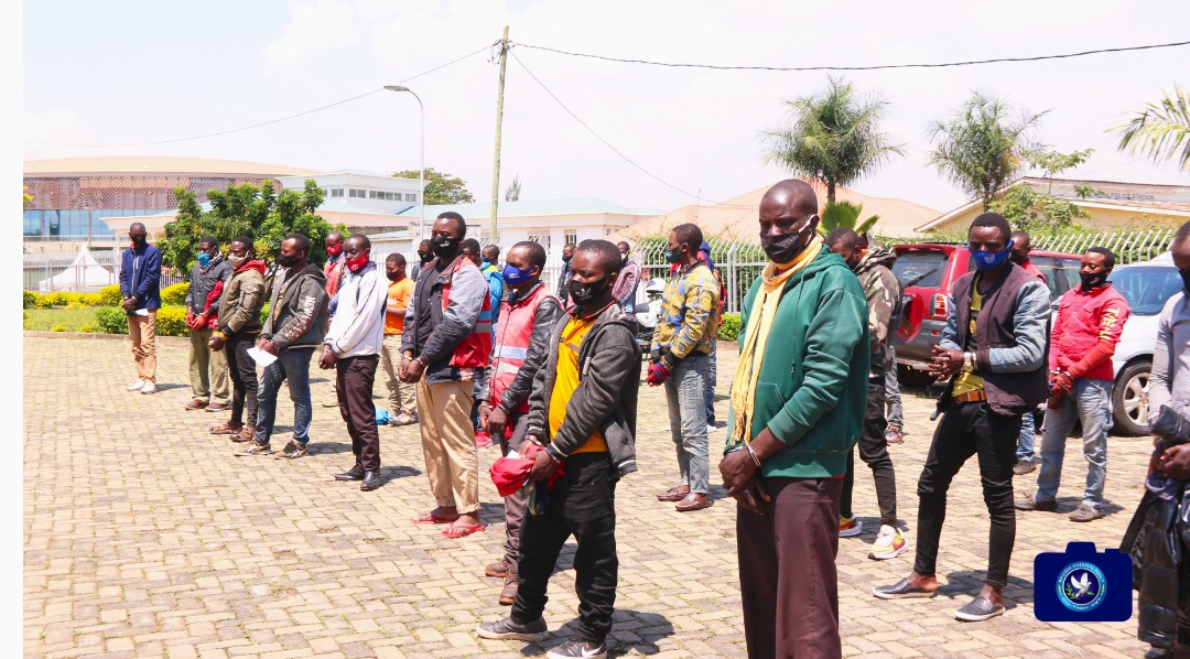 Polisi yerekanye abamotari 31 bafashwe bavuye mu muhanda bakagendera mu nzira z'abanyamaguru