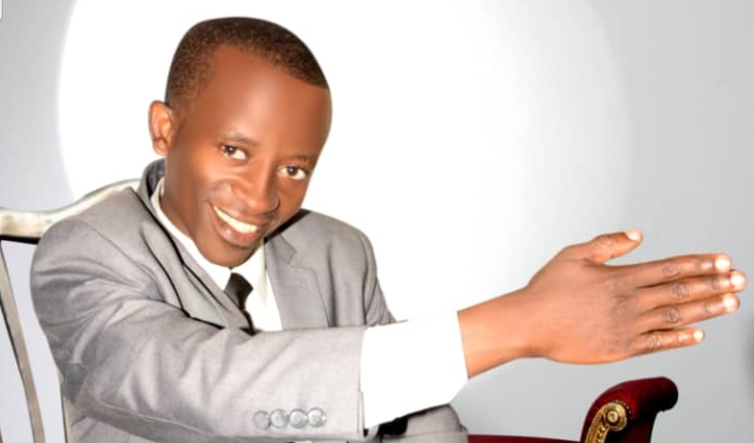Afite umugore n'abana batandatu: Ibyo utari uzi kuri Nzabahayo Silas wamamaye mu ndirimbo 'Ibya Yesu ni ku murongo'