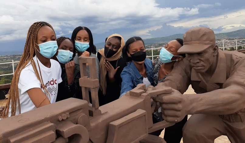 Umuratwa Anitha Miss Supranational yavuze amasomo yasigiwe no gusura Ingoro Ndangamateka y'Urugamba rwo Guhagarika Jenoside-AMAFOTO