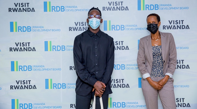Yaryohewe! Ibintu 9 byaranze urugendo rwa Mr Eazi mu Rwanda yongeyeho icyumweru