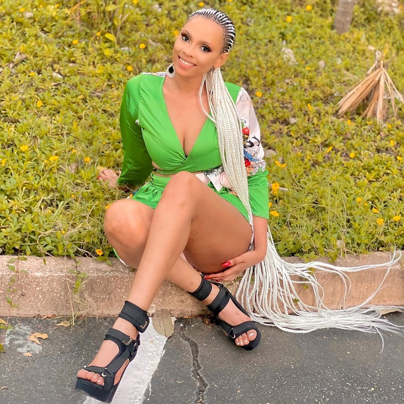  Uburanga bwa Lulu Diva wabengeye umuhanzi wo muri Wasafi kuri Micro za Radio ya Diamond akagwa igihumure-AMAFOTO