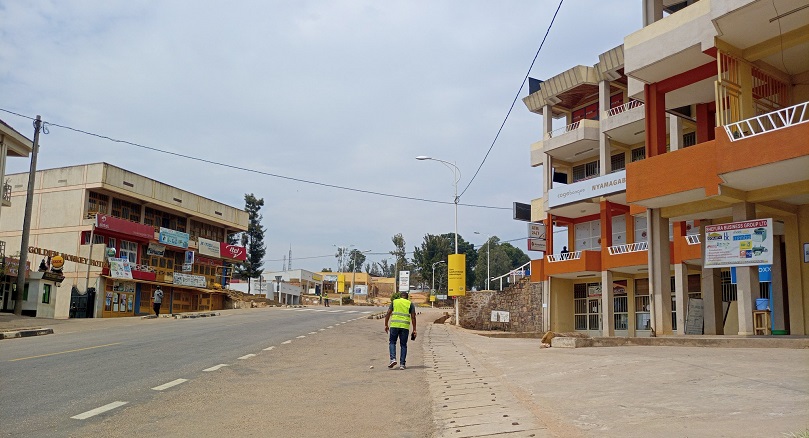 Akarere ka Nyamagabe kakuyeho umwanzuro wa Gitifu w'Umurenge wa Gatare wari washyize Akagari muri 'Guma mu Rugo'