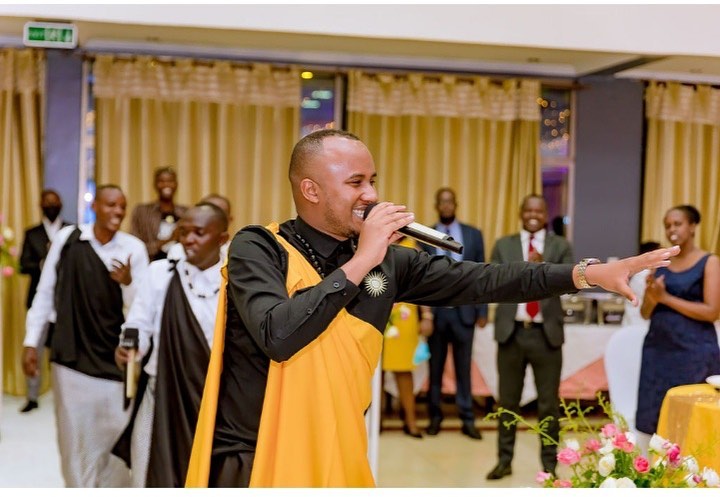 Cyusa Ibrahim yasubukuye ibitaramo bikundisha urubyiruko gakondo yabo