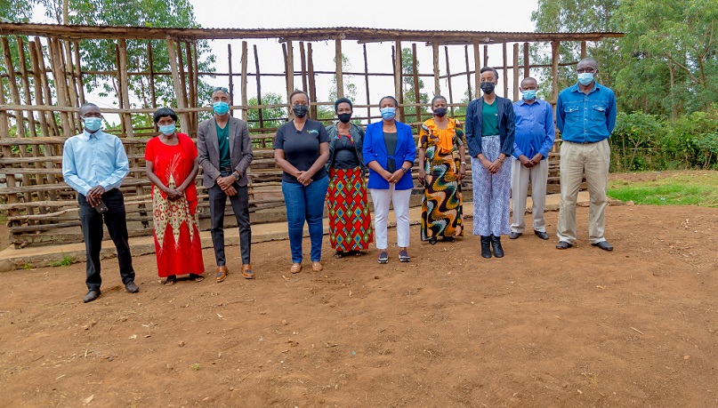 Miss Ingabire Grace yatanze ingurube kuri Koperative z’abajyanama b’ubuzima i Rwamagana-AMAFOTO+VIDEO