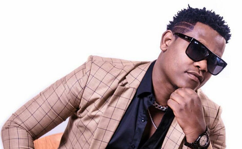 Iyanjye iracuruza ubu! Bruce Melodie yavuye imuzi iby'umunyamakuru wavuze ko isura ye idacuruza anakomoza ku nkomoko y’izina 'Munyakazi'