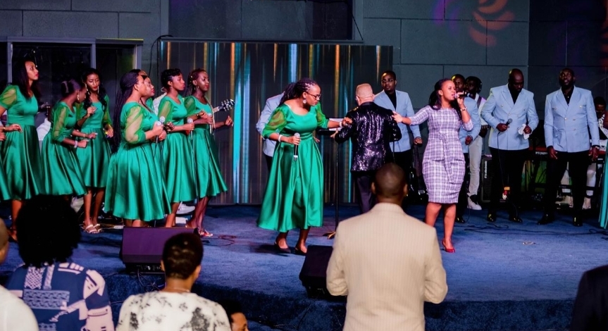 Azaph DFW basohoye 'Mwami w'Ubwiza' banavuga ku bitaramo bagiye gukora bizenguruka Amerika n'uko Diane (Healing) yiswe Deborah na Apotre Gitwaza