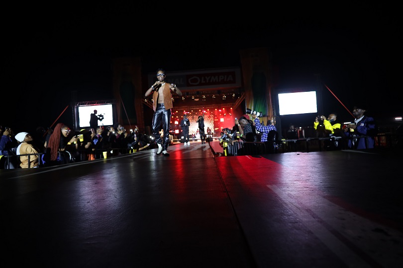 Afrique yerekanye ubuhanga anyura abitabiriye mu miririmbire ya Live na Semi Live-AMAFOTO