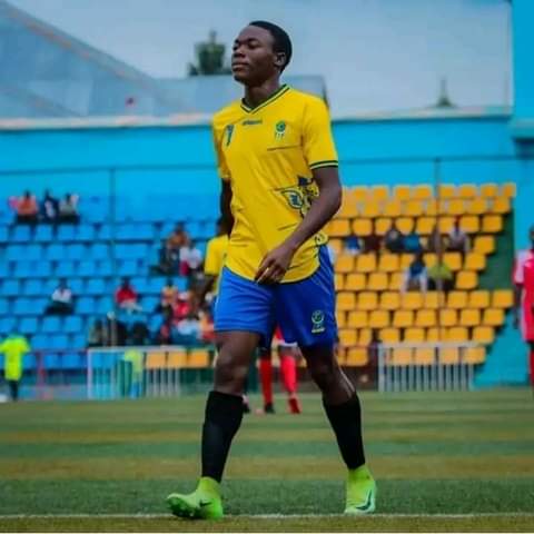 Clara Luvunga ukinira Tanzania, nyuma yo gutsinda Cameroun ibitego 4 wenyine abenshi ntabwo bemera ko ari umukobwa - AMAFOTO