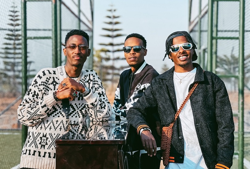 2SAINT yahuje imbaraga na Juno Kizigenza mu ndirimbo ‘Fit’ mbere y’uko asohora igice cya mbere cya Playlist yamwiyitiriye-VIDEO
