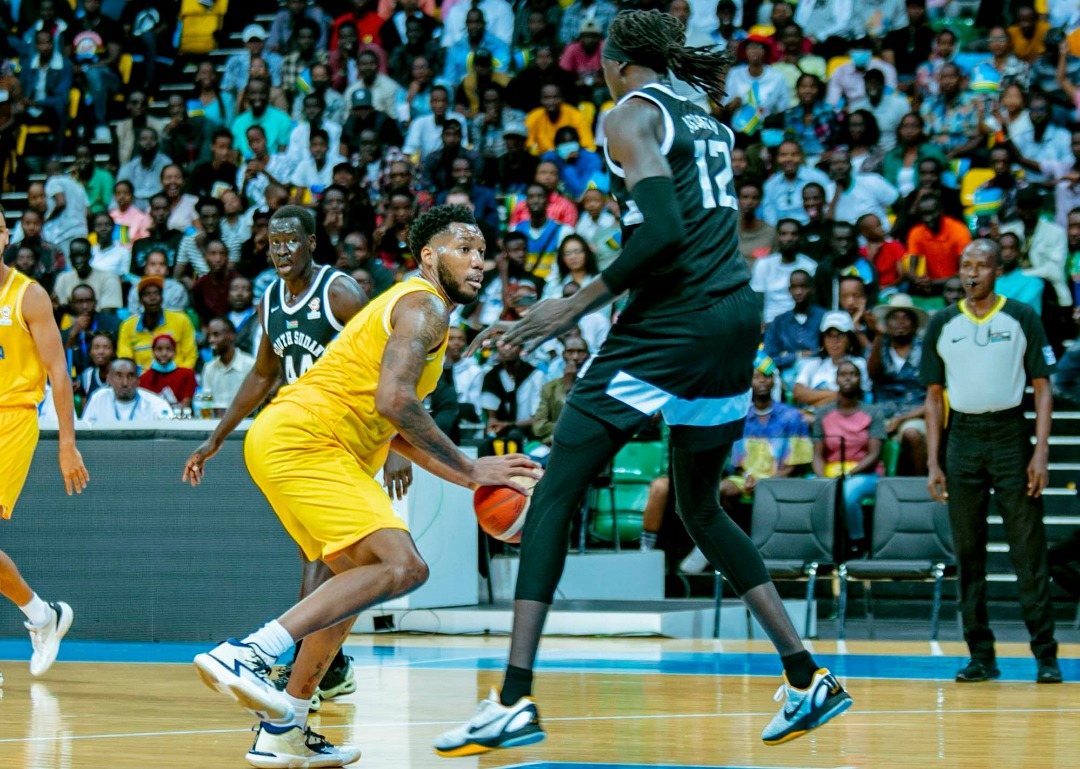 FIBAWCQ: Ikipe y' u Rwanda yatsinzwe na Sudani y'Epfo mu mukino warebwe na Perezida Kagame - AMAFOTO