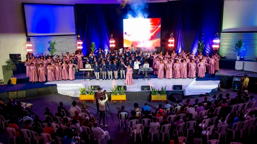 Shalom Choir basohoye amashusho y'indirimbo "Uravuga Bikaba" banavuga ku giterane gikomeye cy'iminsi ibiri bagiye gukorera i Huye-VIDEO