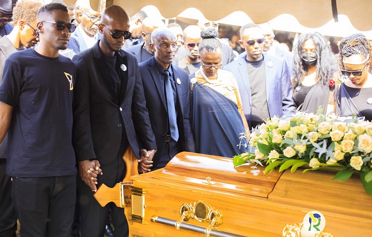 Aimable Twahirwa yavuze uko Buravan yamugishije inama yo gusuka ‘dread’