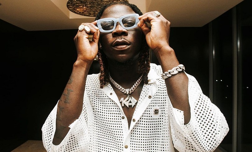 Umunya-Ghana Stonebwoy ari i Kigali, aho azaririmba mu itangwa r ...