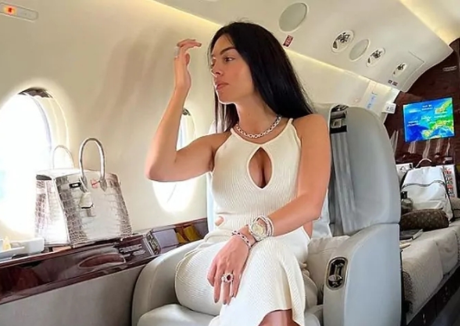 Bizagorana! Menya amategeko mashya akakaye umukunzi wa Cristiano Ronaldo agomba kugenderaho