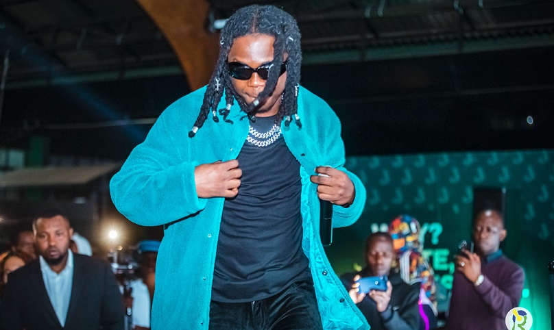 Bayanni na Symphony baryohereje abanya-Kigali mu gitaramo cyasojwe mu rucyerera-AMAFOTO