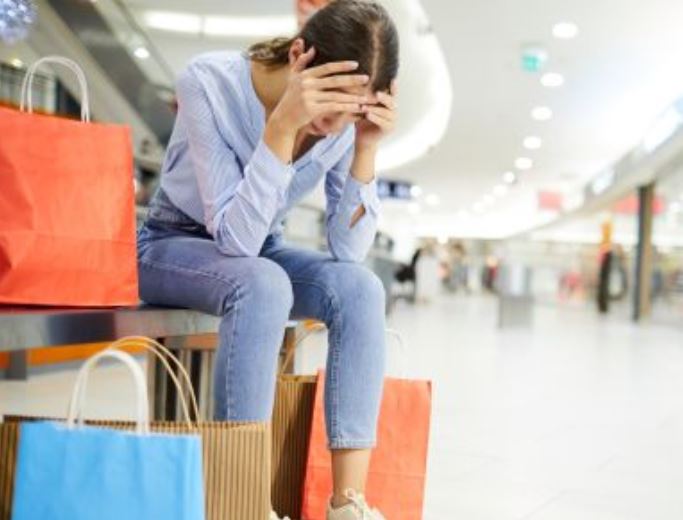 Menya Oniomania itera abantu gusesagura no guhaha ibintu badakeneye bashaka kunezerwa gusa