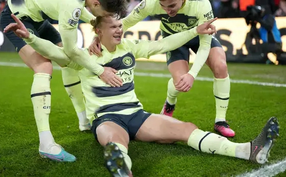 Premier League: Liverpool yarumbye, Chelsea ikomerezaho na Manchester City itsinda bigoranye