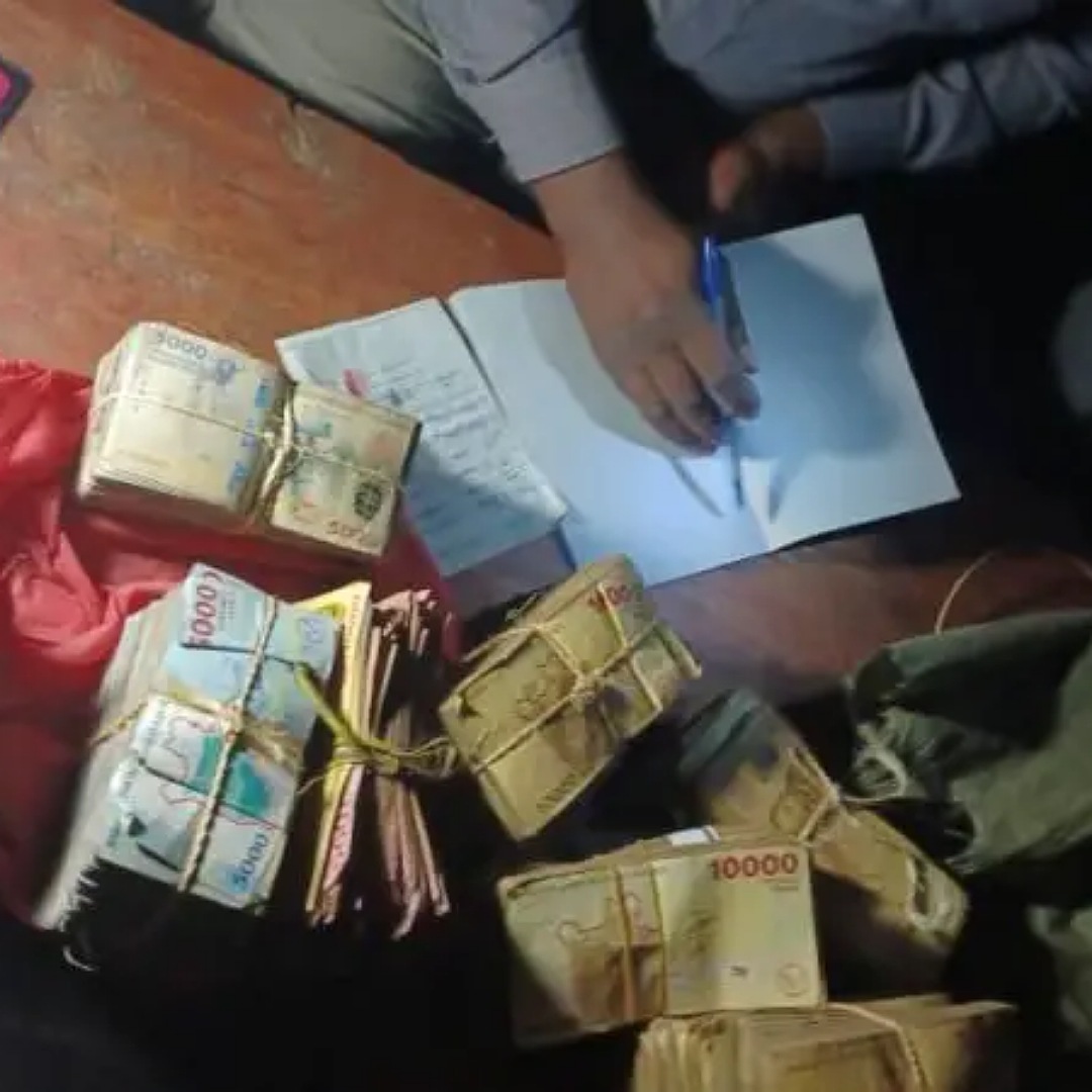 Burundu: Umuzamu yahishe mu gisenge Miliyoni zirenga 29 FBU umugore we ahuruza Polisi 
