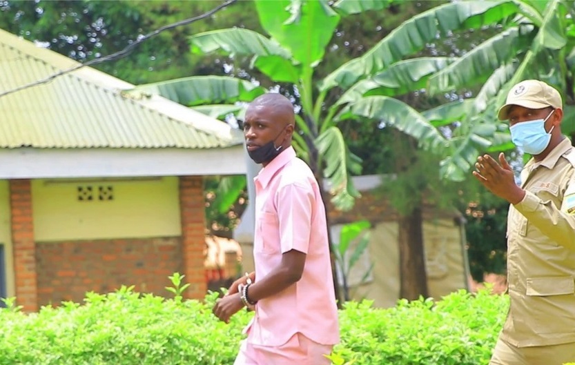 Uko byifashe: Umubyinnyi Titi Brown agiye kuburana atari mu Rukiko