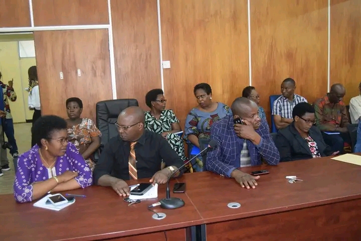 Burundi:  Leta ikoresha  abakozi  bigaragara ko barengeje imyaka 120 abandi 432 ikabahembera kuri konti imwe