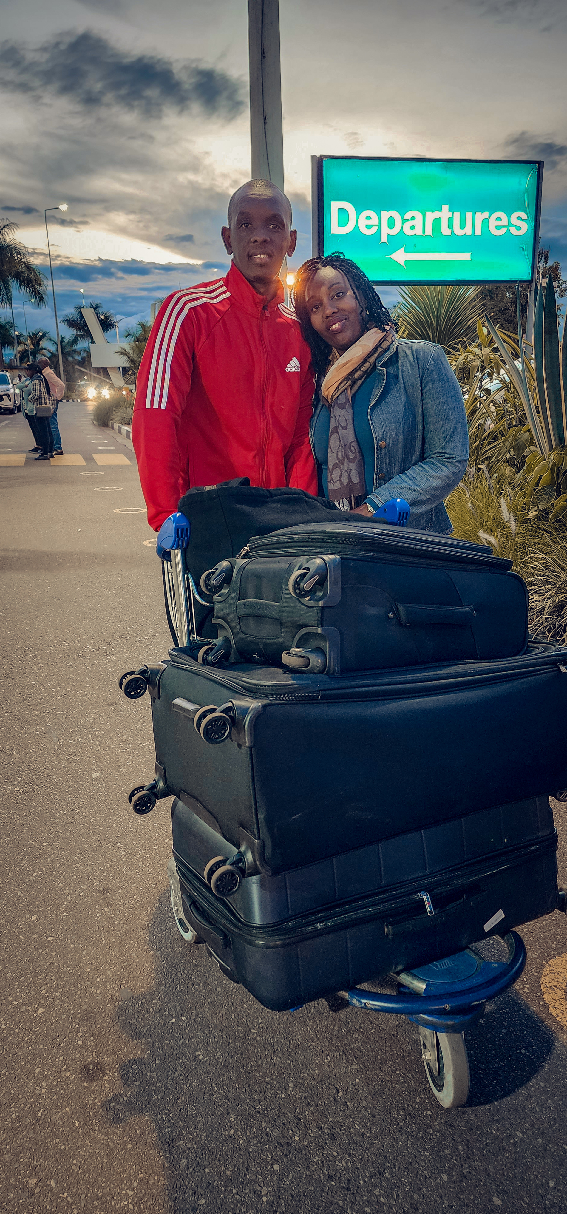 Hubert yavuz ko azamara ukwezi atanga ibiganiro