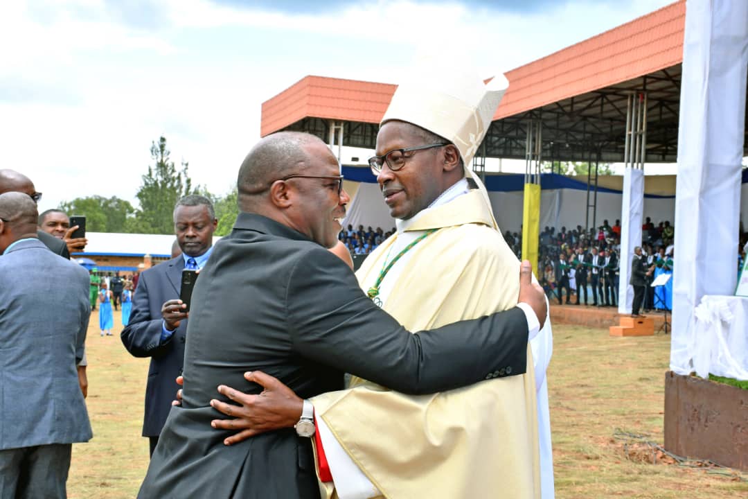 Minisitiri Musabyimana yahagarariye Perezida Kagame mu muhango wo kwimika Musenyeri Twagirayezu-AMAFOTO 