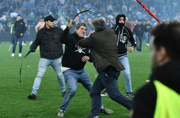 Ibiti byavuzaga ubuhuha! Uko byari byifashe Napoli yegukana igikombe nyuma y'imyaka 33-AMAFOTO