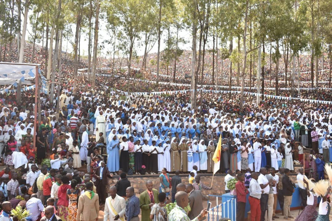 Kiliziya Gatolika yo mu Rwanda yaragije iy'i Burundi Bikiramariya Umwamikazi wa Kibeho