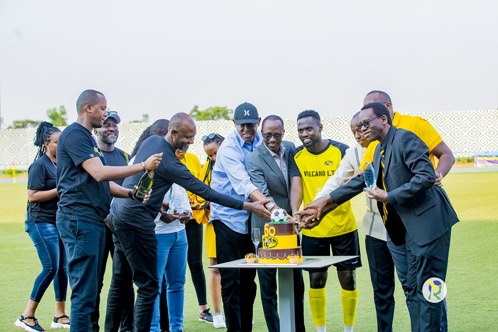 Umunsima Rwanda Chairman wa APR FC na Perezida wa FERWAFA mu bakase umutsima w'i ...
