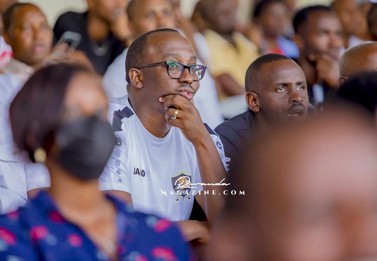 Umuyobozi muri Rayon Sports yavuze impamvu yambaye imyenda ya APR FC