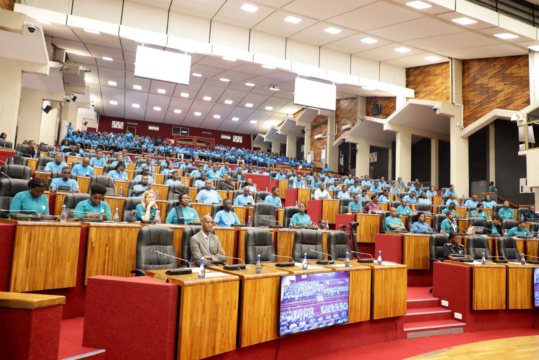 Kuba nta ntambara ihari ntibivuze ko hari amahoro! - Hon Mukabalisa Donatille abwira urubyiruko