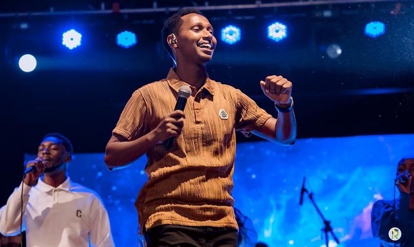 Israel Mbonyi yahinduye umuvuno nyuma yo guca agahigo muri Kenya