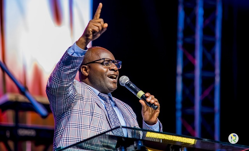 Yize ayisumbuye afite imyaka 33, akora ubukwe afite 300Frw: Imana yavanye Dr Twahirwa mu 'nzererezi'