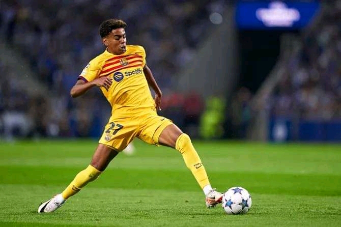 Umukinnyi ukiri muto wa FC Barcelona waraye ukoze amateka, ubwiherero bwamubujije kurangiza umukino