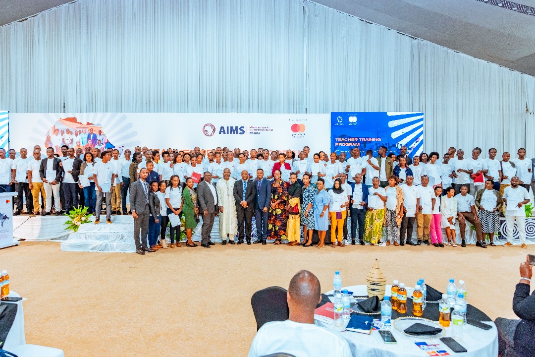 AIMS Rwanda yahaye impamyabumenyi abarimu barenga 700 bahuguriwe ...